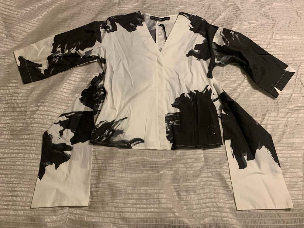 Iris Setlakwe Black and White Artsy Print V-Neck Tie-Waist Blouse Size 8 NWT